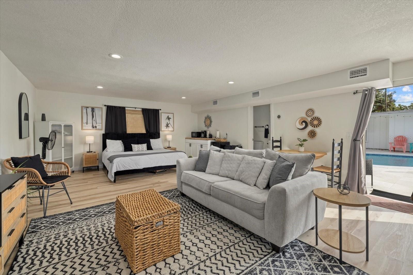 2069 BOUGAINVILLEA ST — photo 39