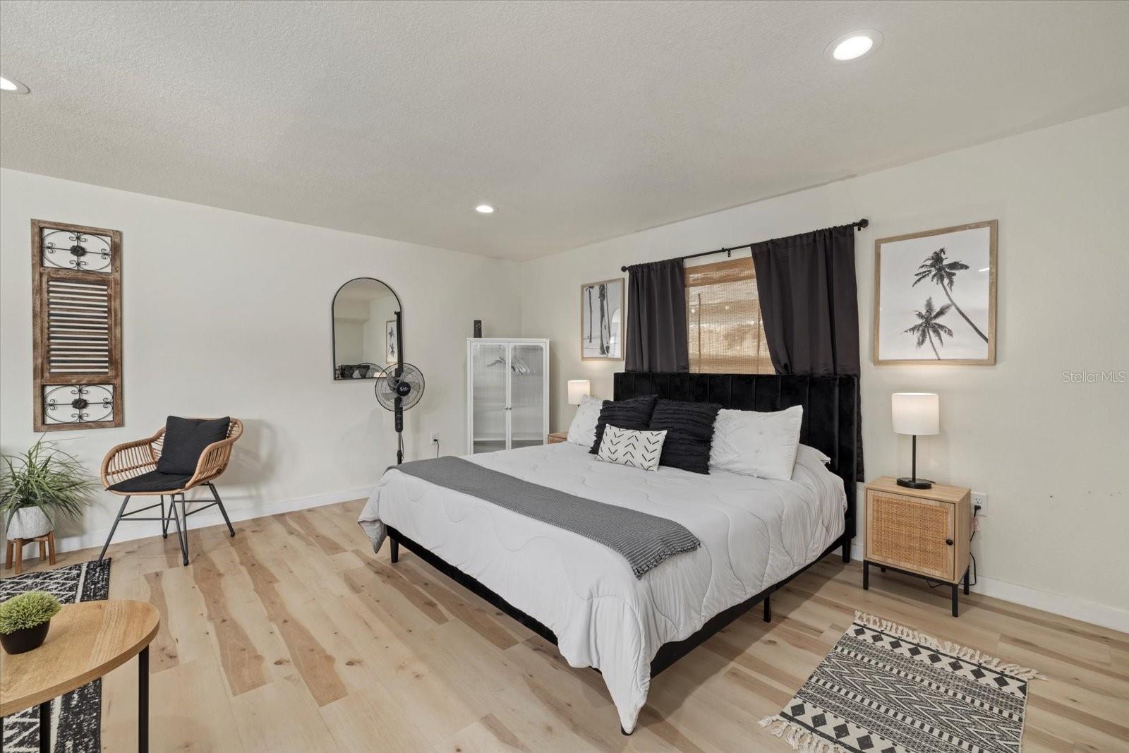 2069 BOUGAINVILLEA ST — photo 40
