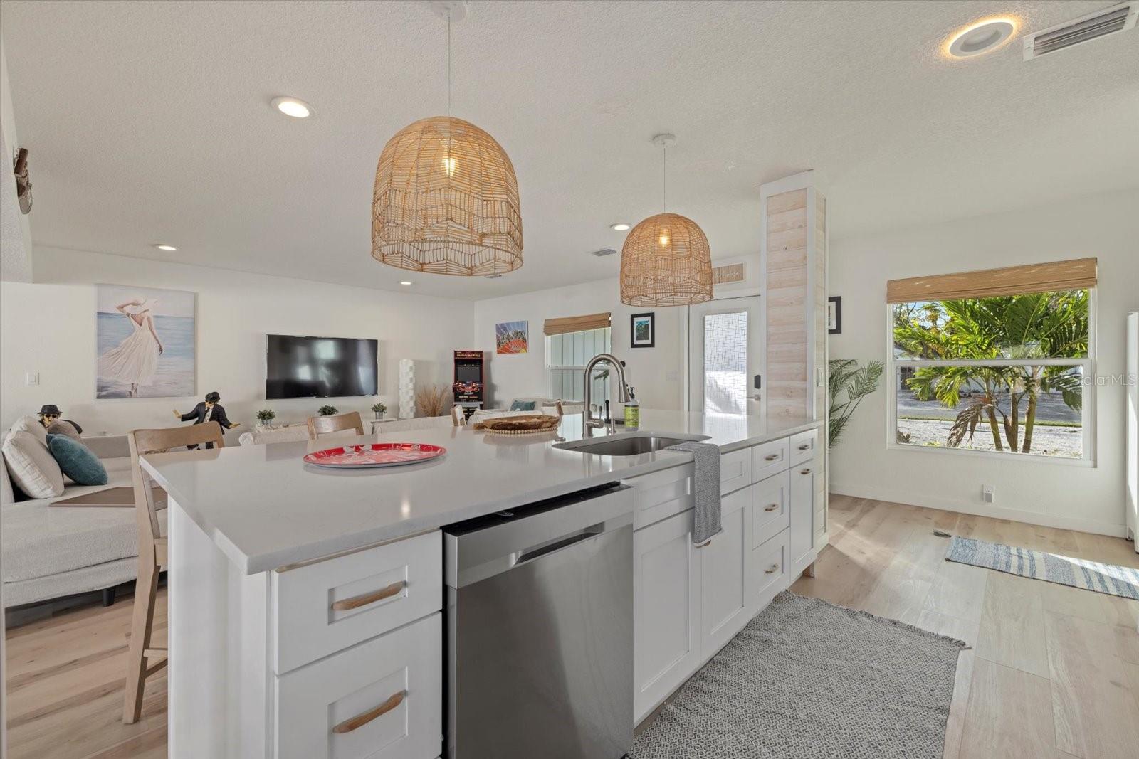 2069 BOUGAINVILLEA ST — photo 9