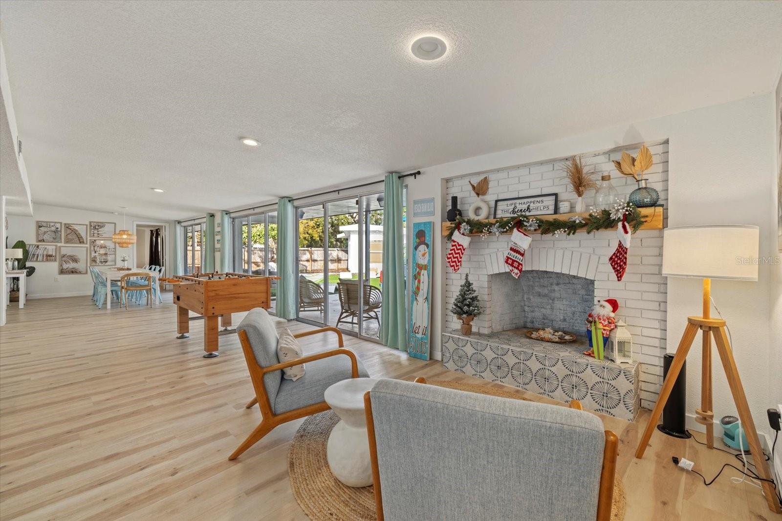 2069 BOUGAINVILLEA ST — photo 16