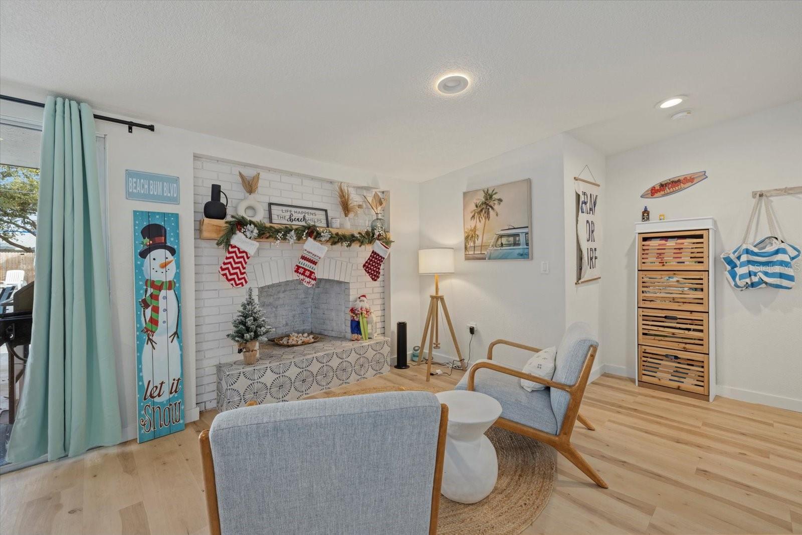 2069 BOUGAINVILLEA ST — photo 14