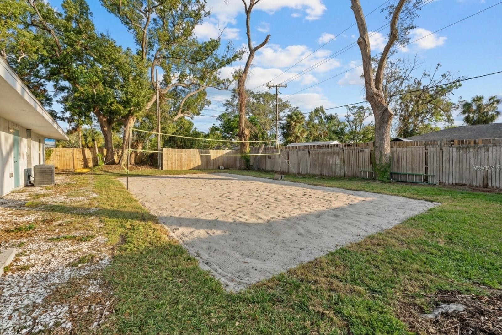 2069 BOUGAINVILLEA ST — photo 30