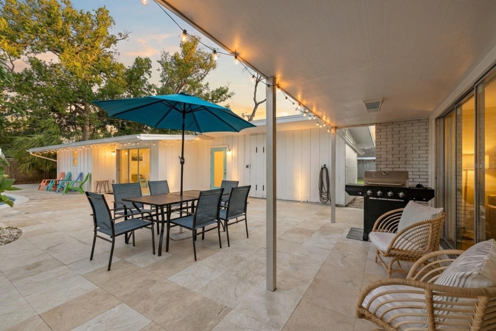2069 BOUGAINVILLEA ST — photo 25