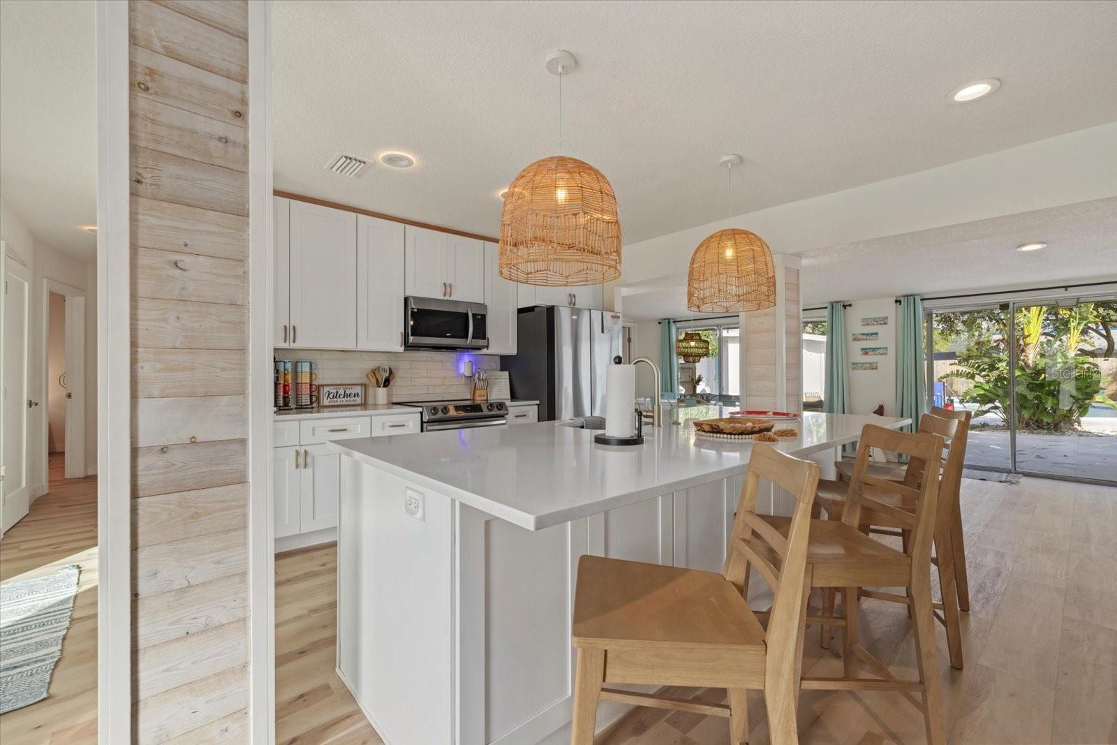 2069 BOUGAINVILLEA ST — photo 8