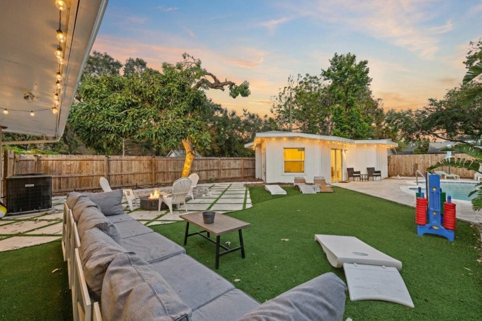 2069 BOUGAINVILLEA ST — photo 26
