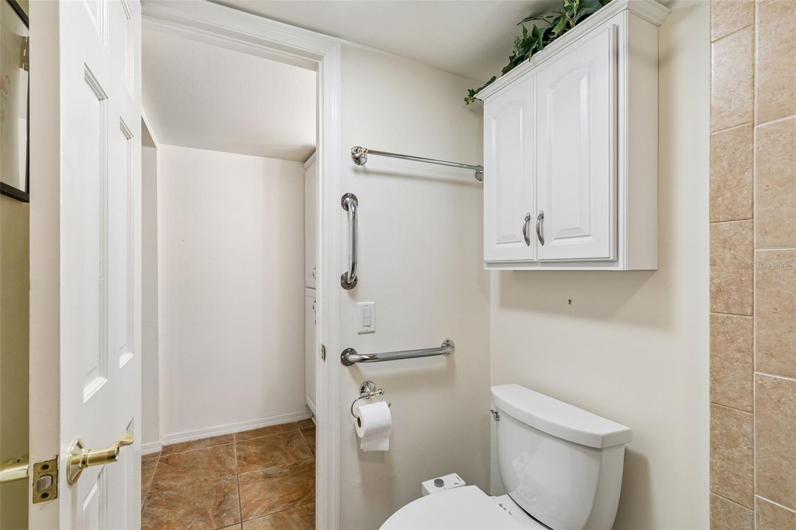 10387 CARROLLWOOD LN #303 — photo 32