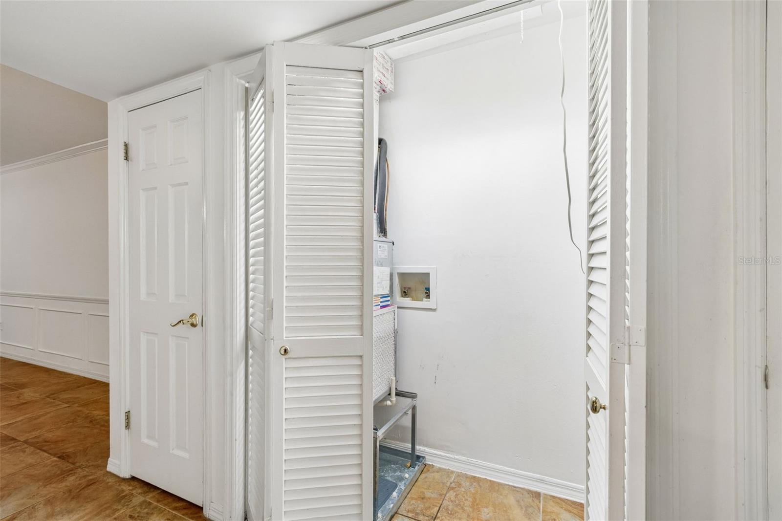 10387 CARROLLWOOD LN #303 — photo 8