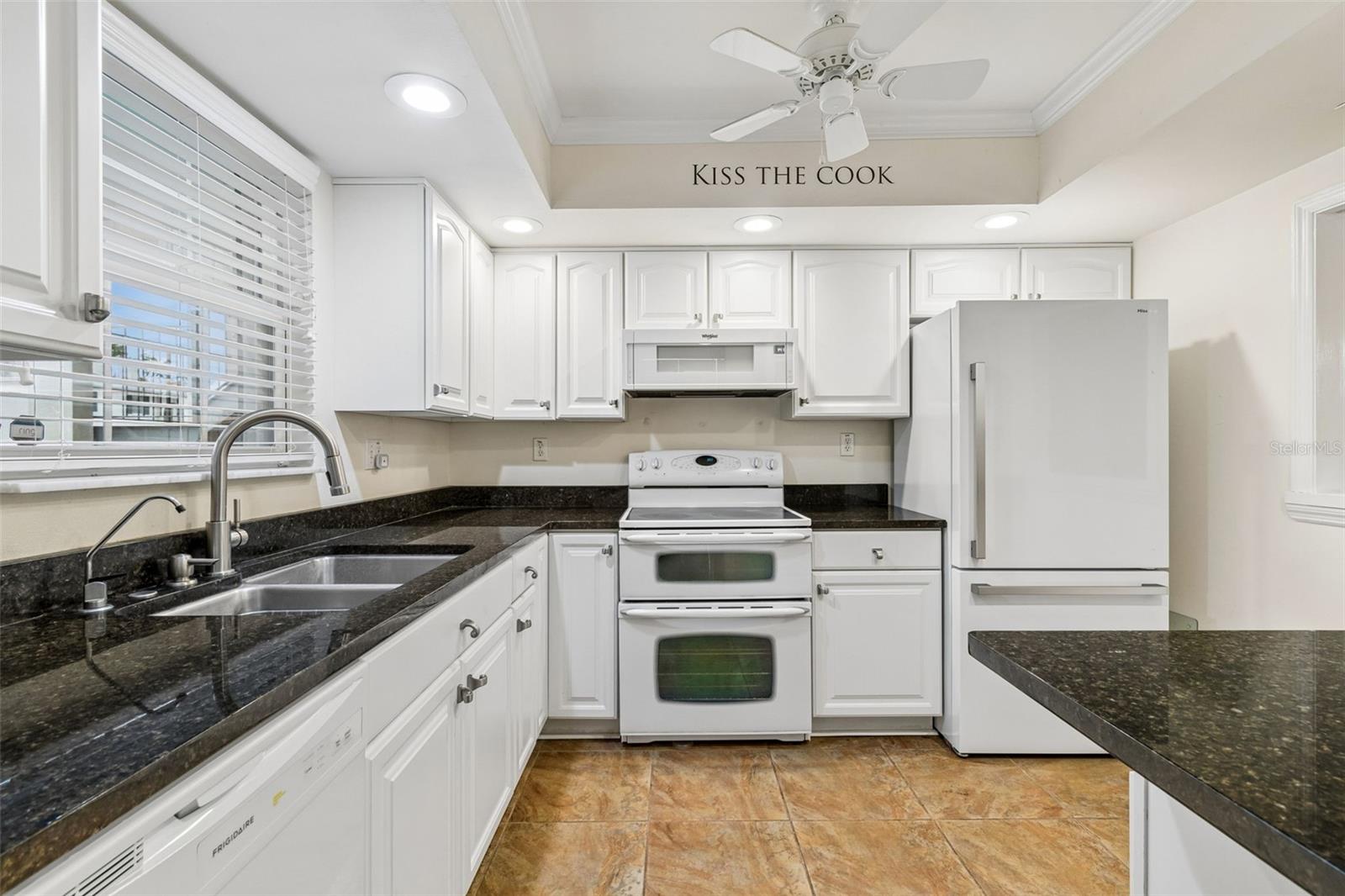 10387 CARROLLWOOD LN #303 — photo 3
