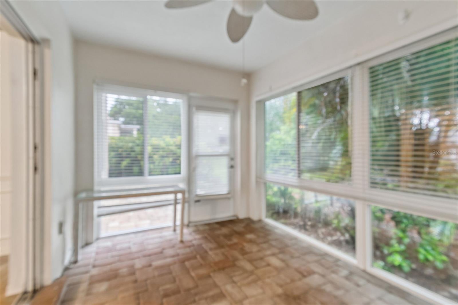 10387 CARROLLWOOD LN #303 — photo 40
