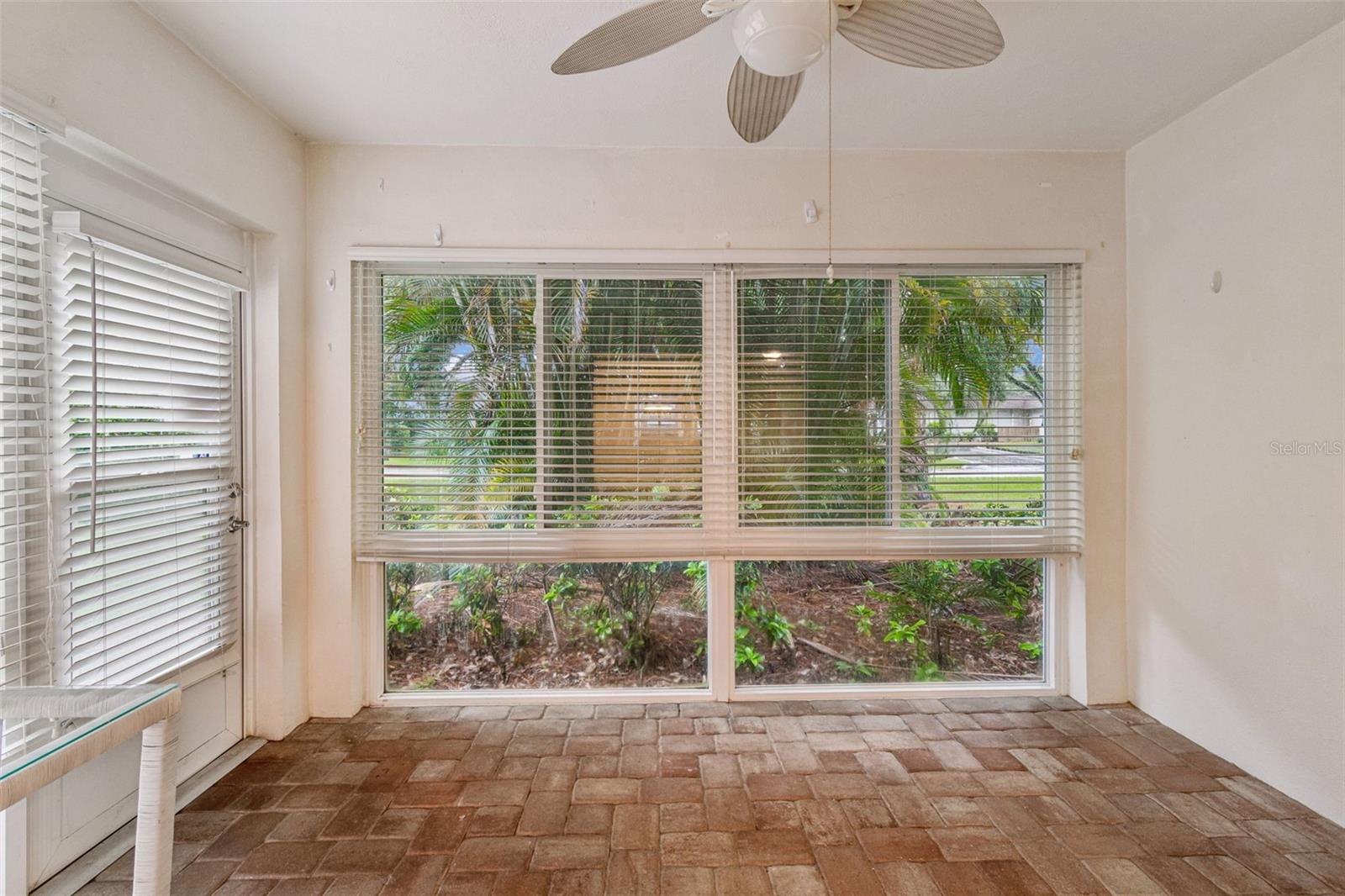 10387 CARROLLWOOD LN #303 — photo 37