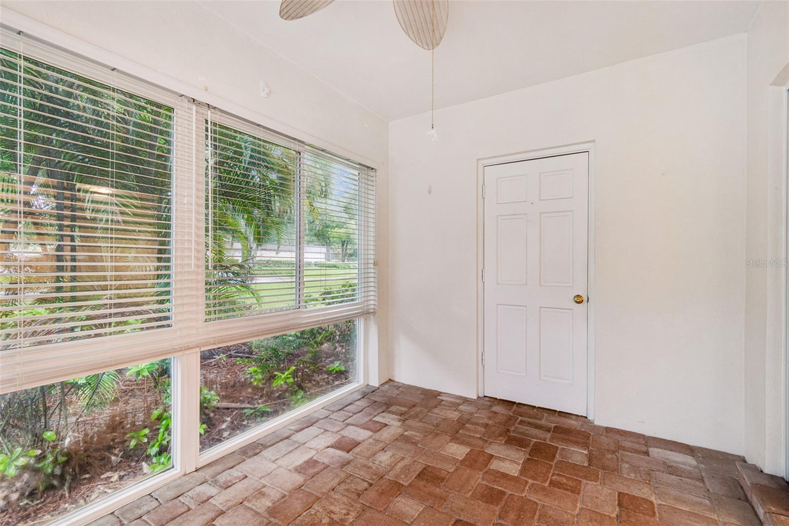 10387 CARROLLWOOD LN #303 — photo 38