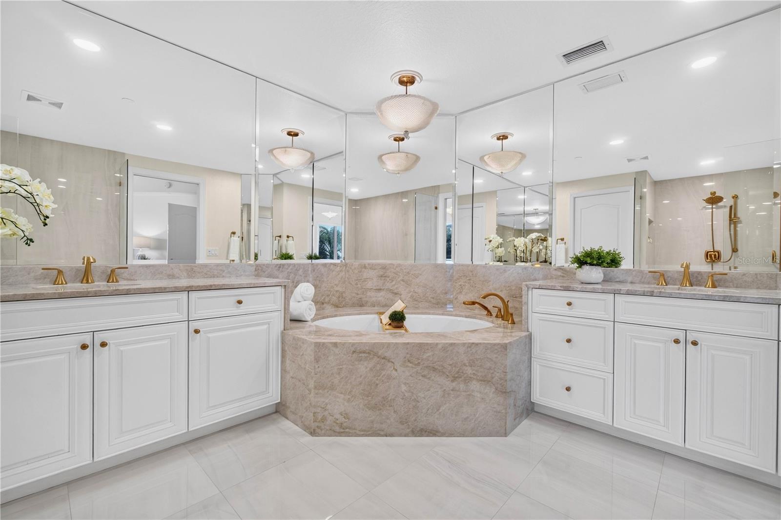 100 BEACH DR NE #401 — photo 32