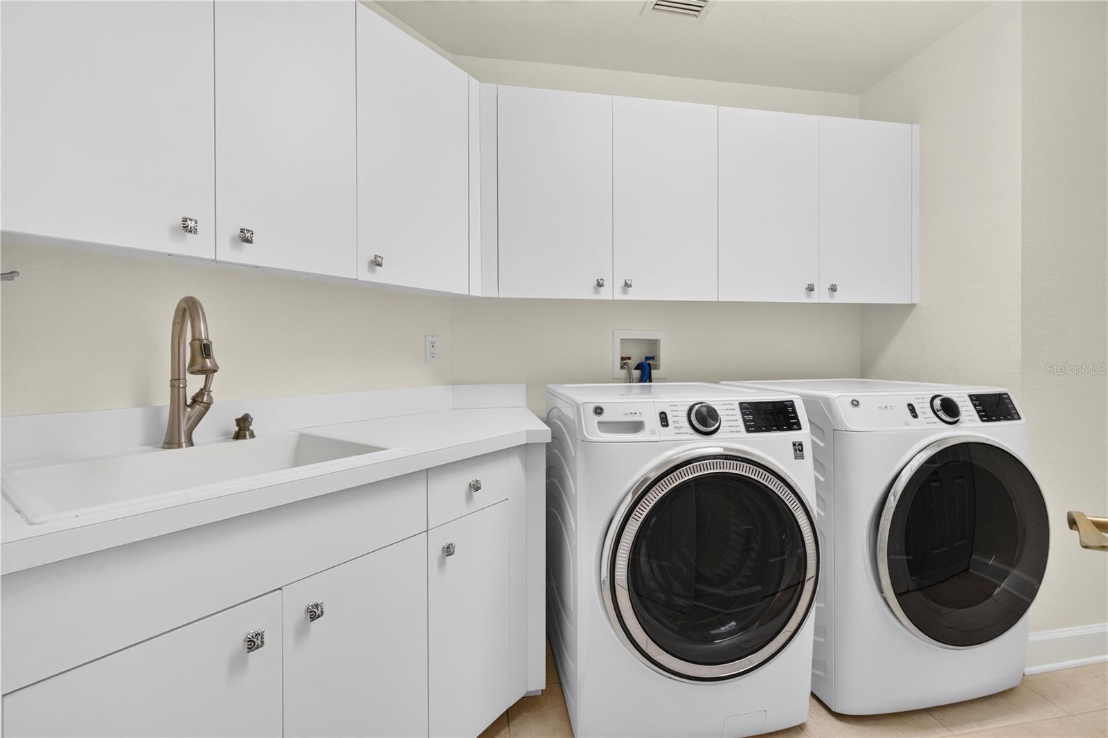 100 BEACH DR NE #401 — photo 41