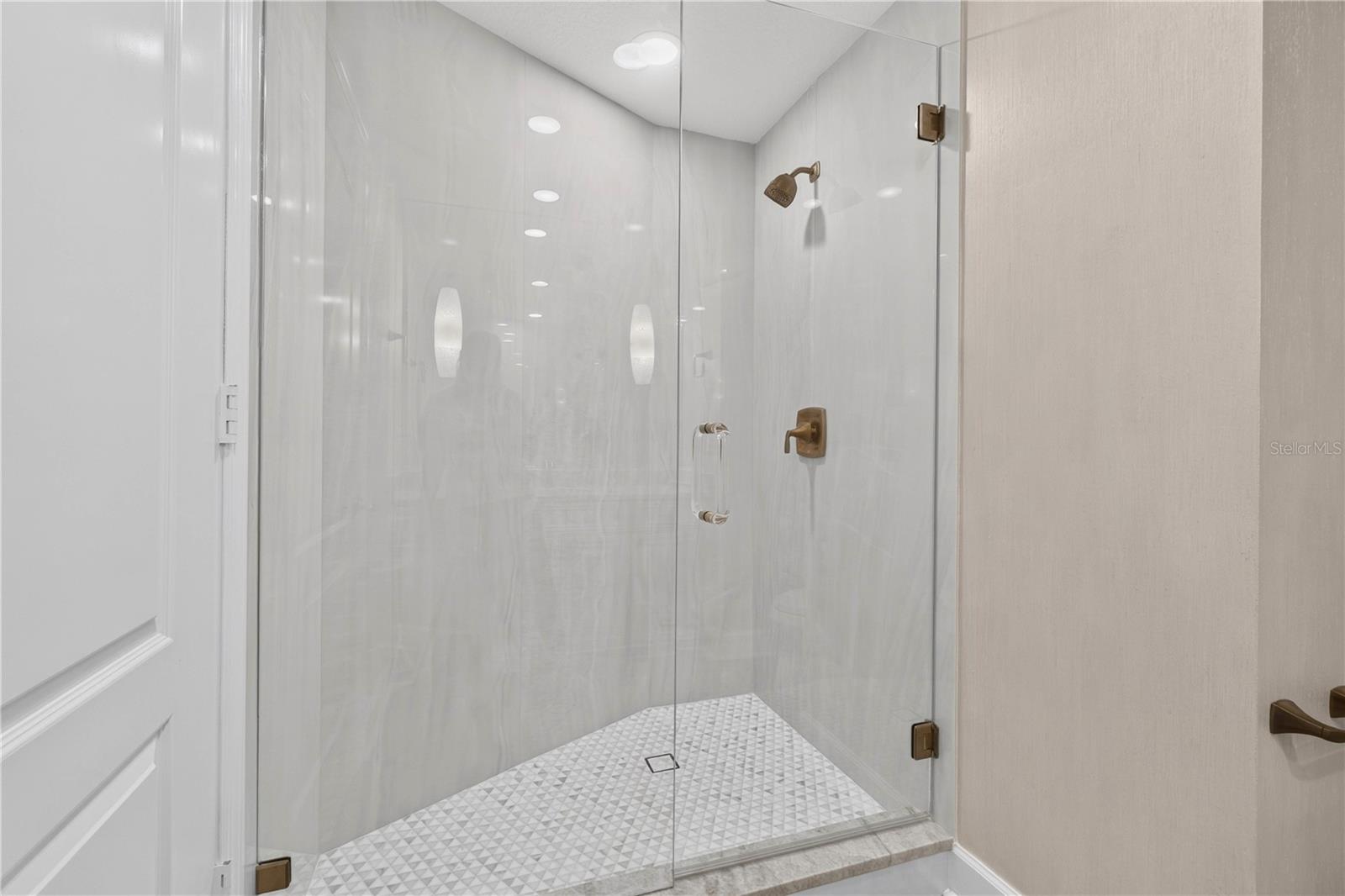 100 BEACH DR NE #401 — photo 40