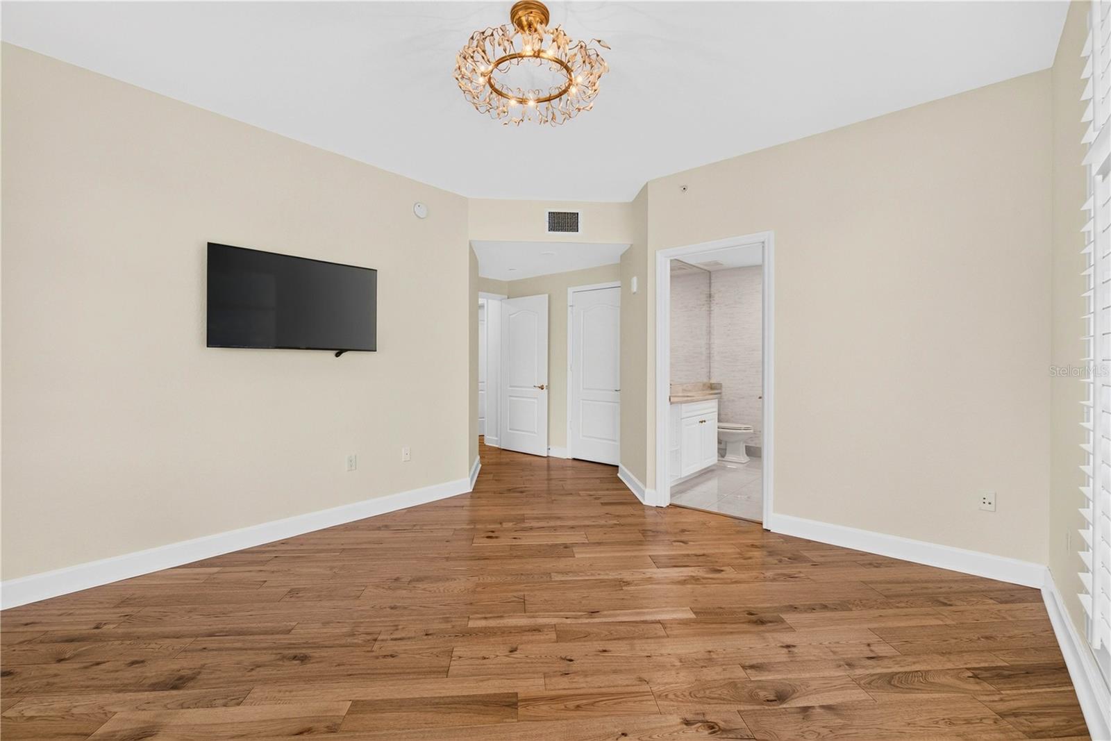 100 BEACH DR NE #401 — photo 36