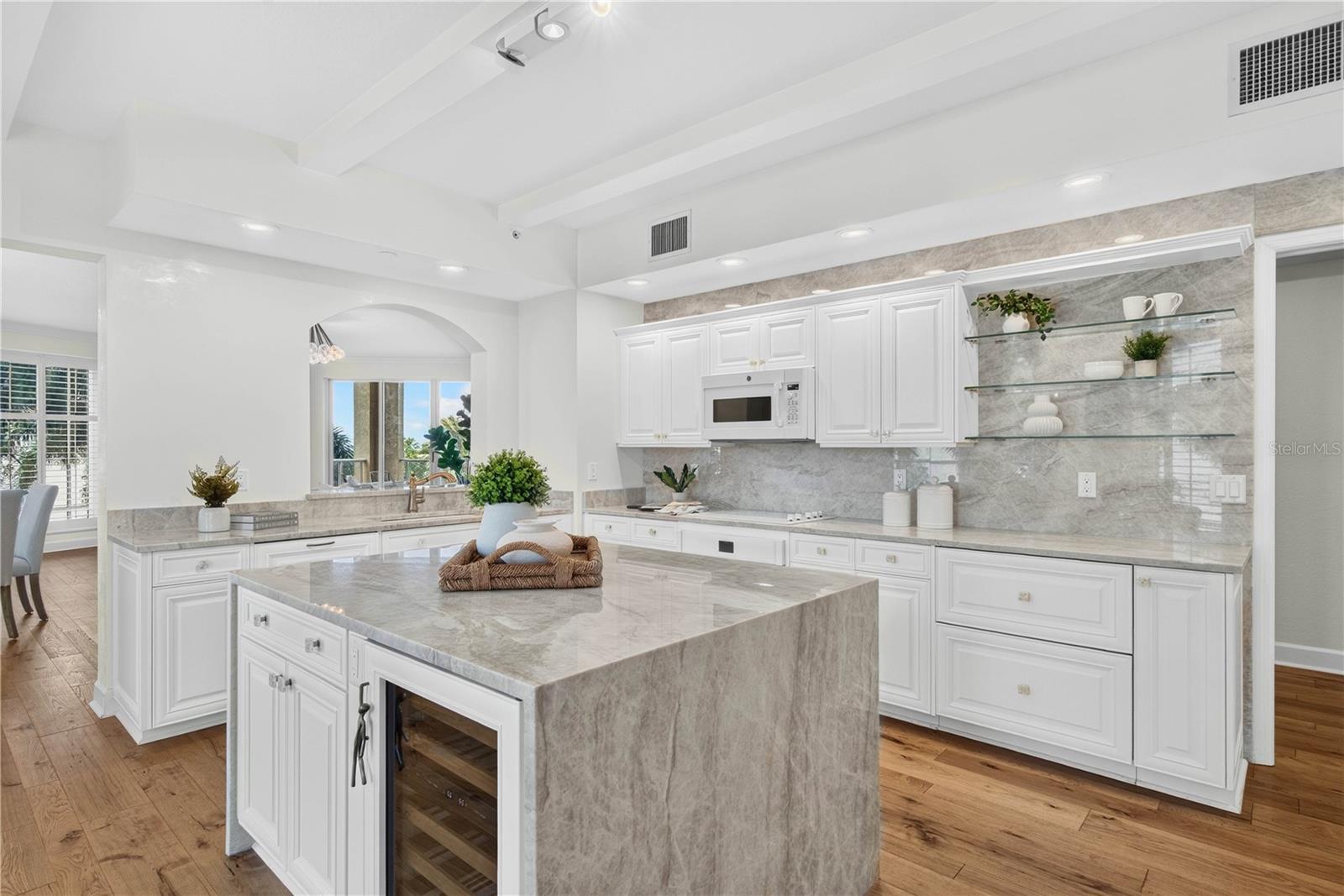 100 BEACH DR NE #401 — photo 15