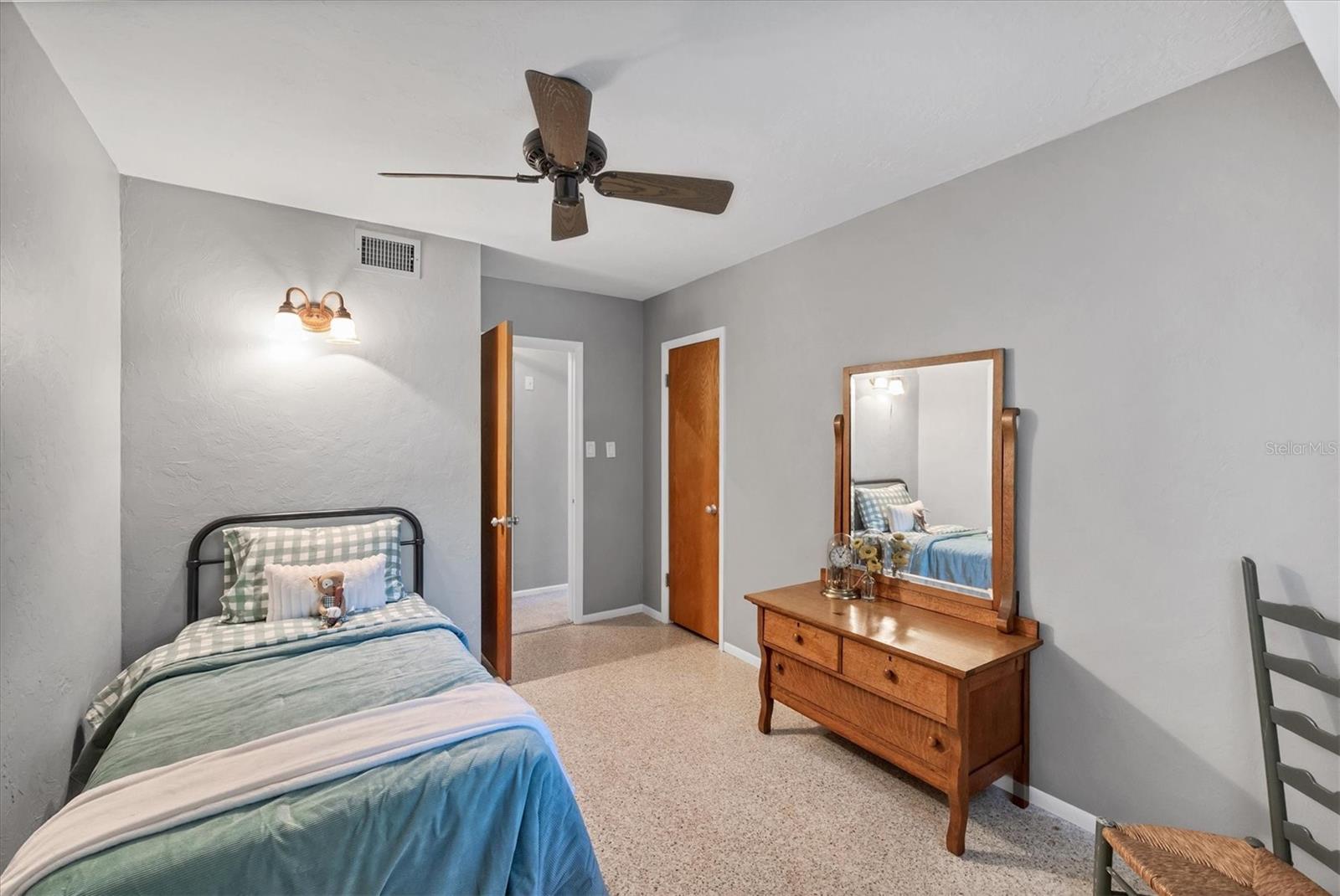 5201 STEVENS DR — photo 24