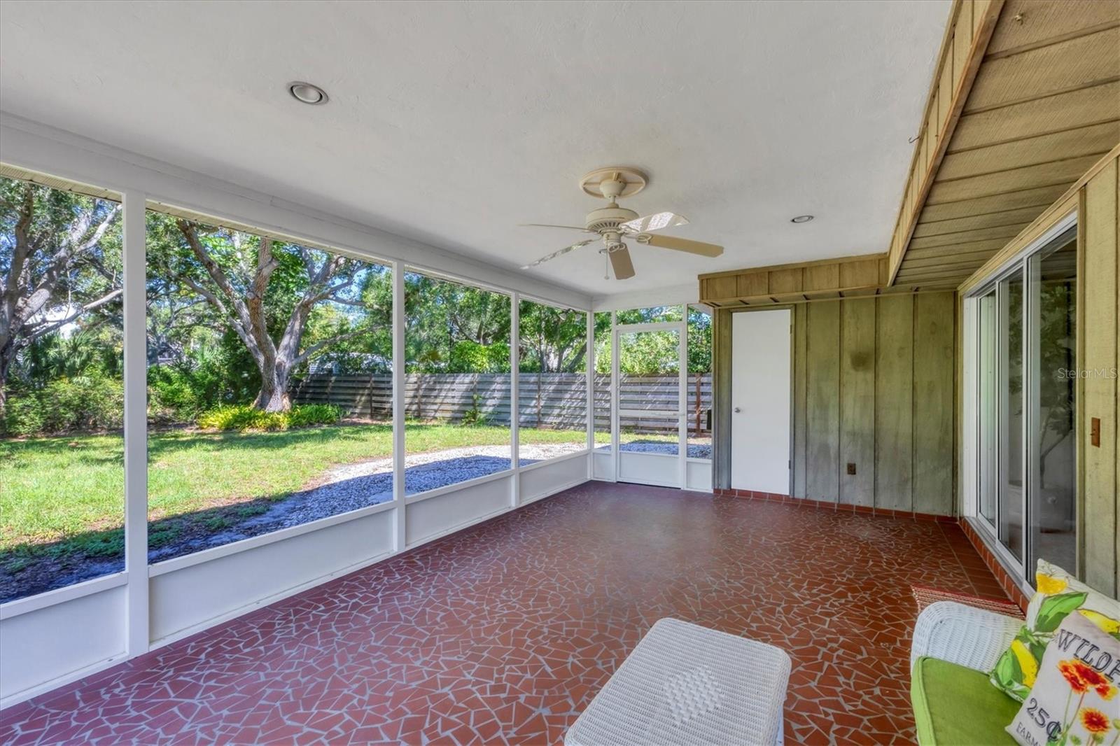 5201 STEVENS DR — photo 32
