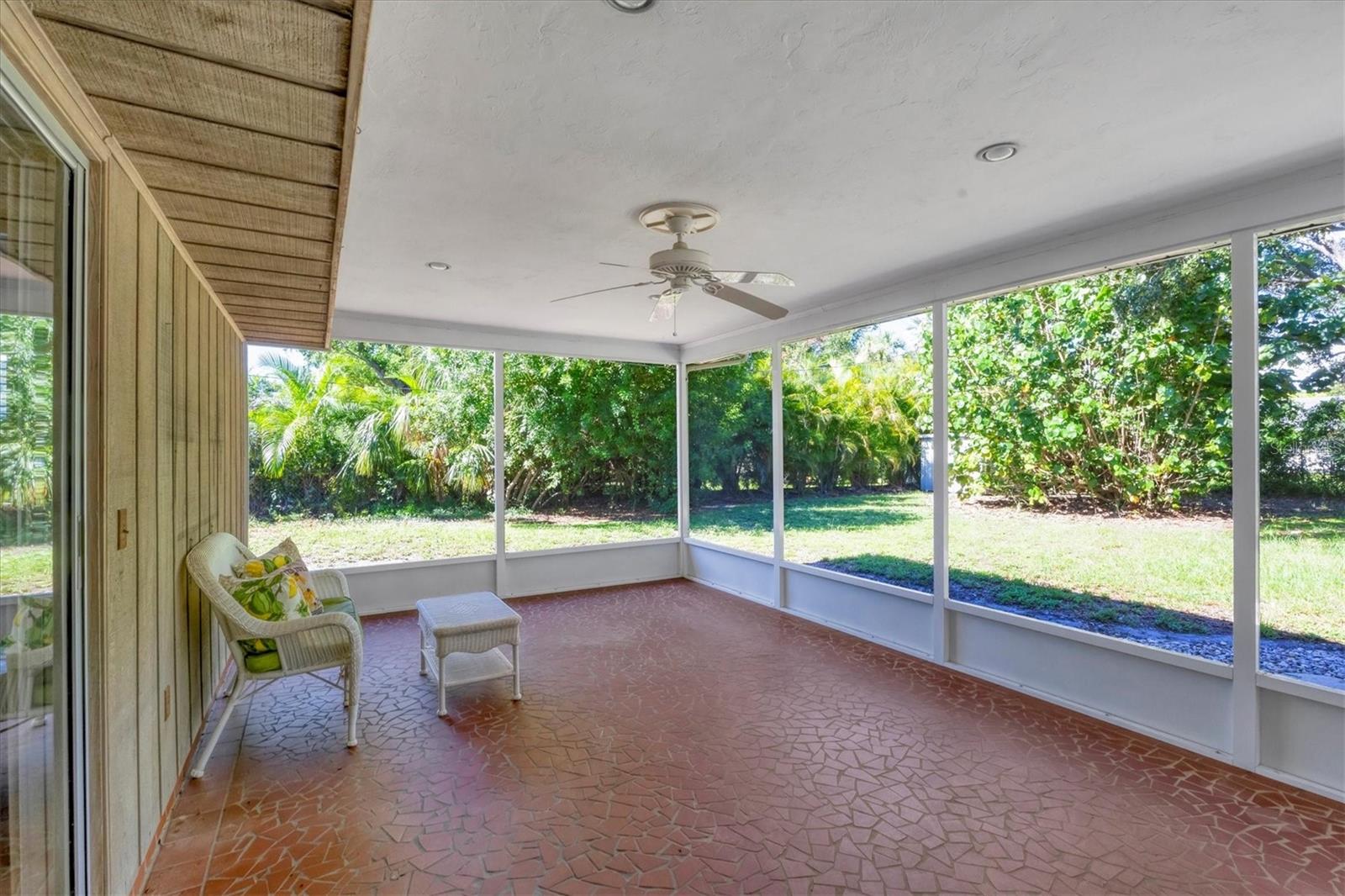 5201 STEVENS DR — photo 31