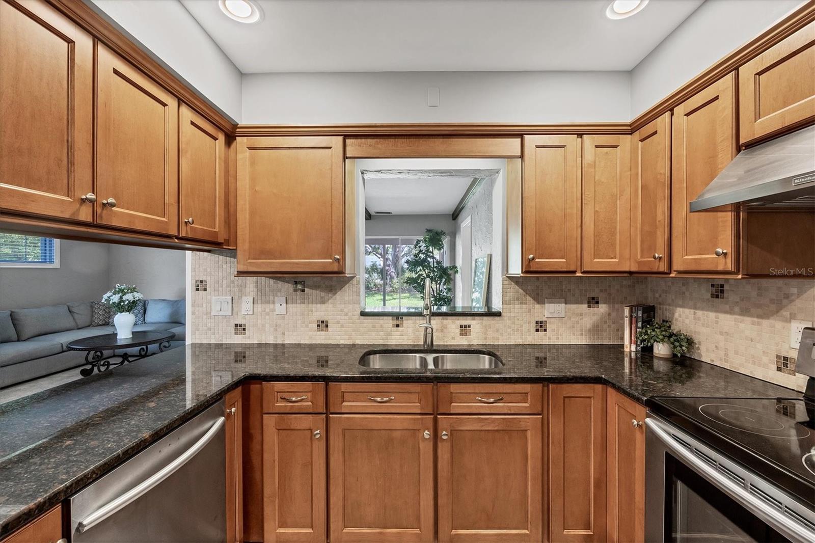 5201 STEVENS DR — photo 6