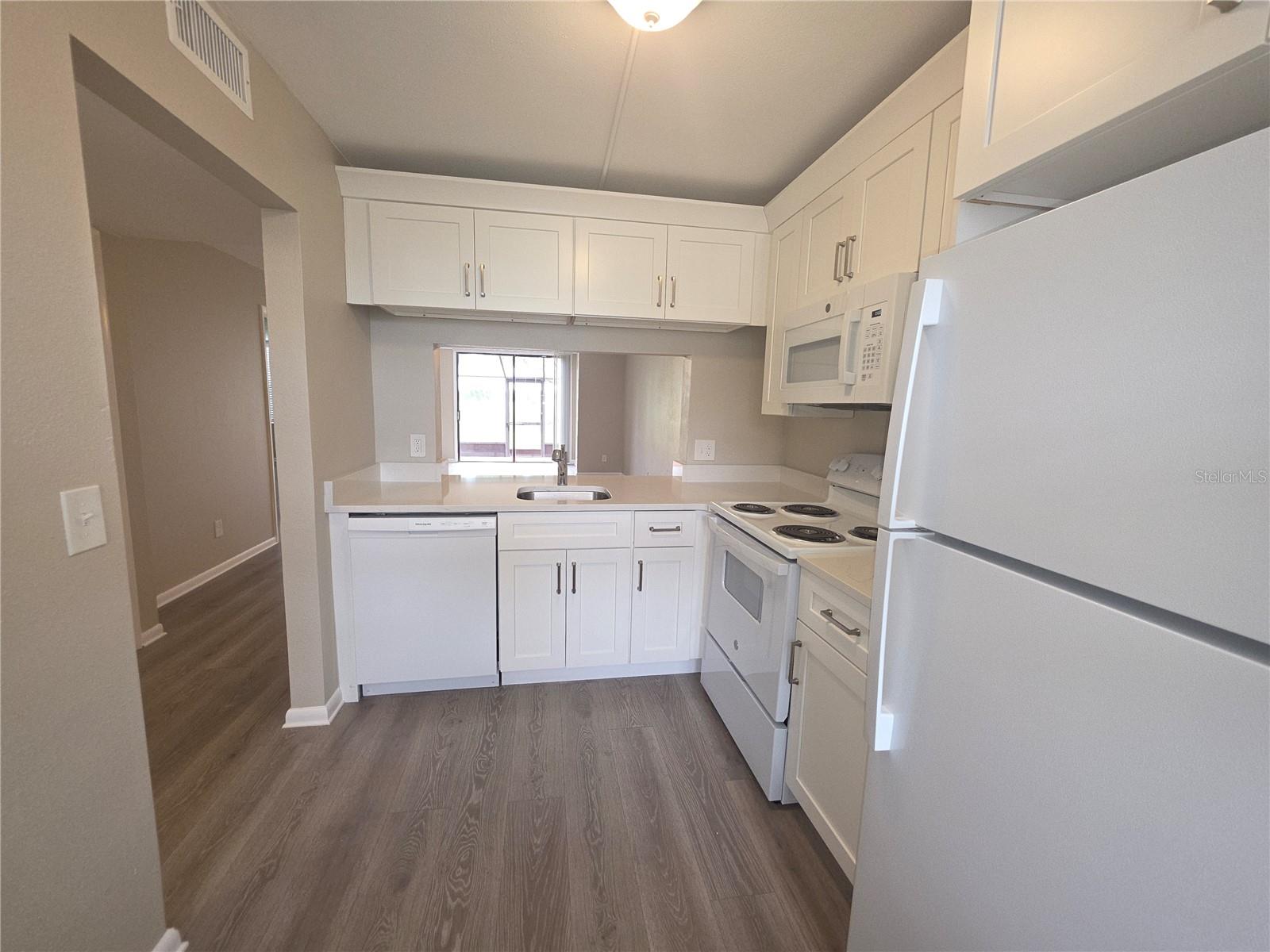 2049 SKIMMER CT W #311 — photo 4