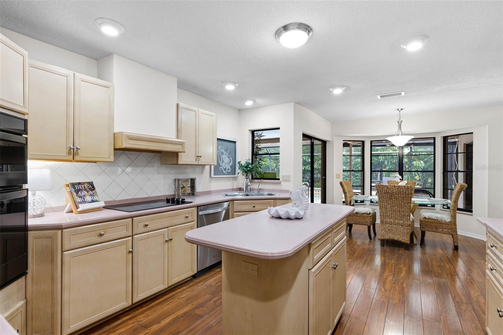 1056 ENISWOOD PKWY — photo 10