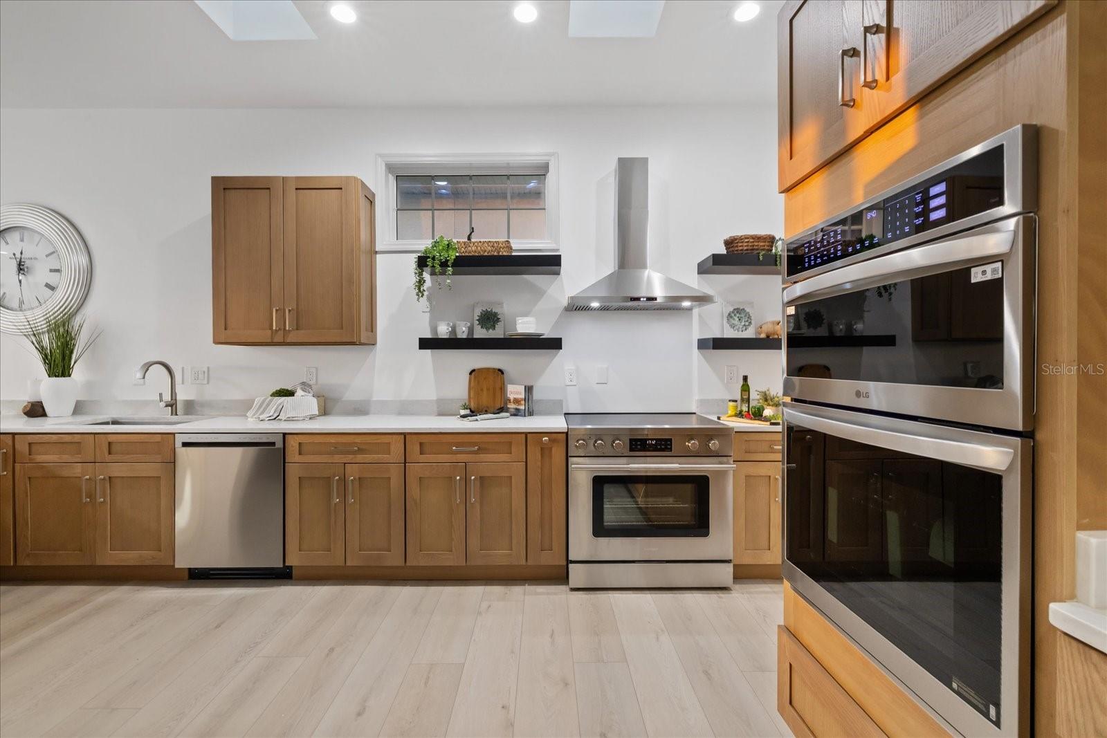 6121 BAYSIDE DR — photo 8