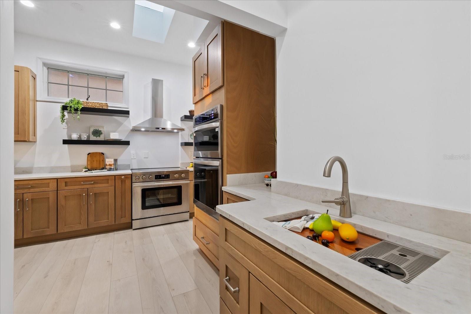 6121 BAYSIDE DR — photo 28