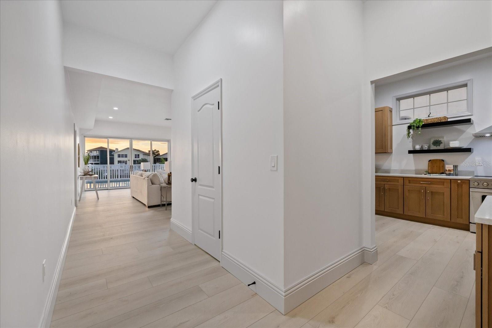 6121 BAYSIDE DR — photo 32