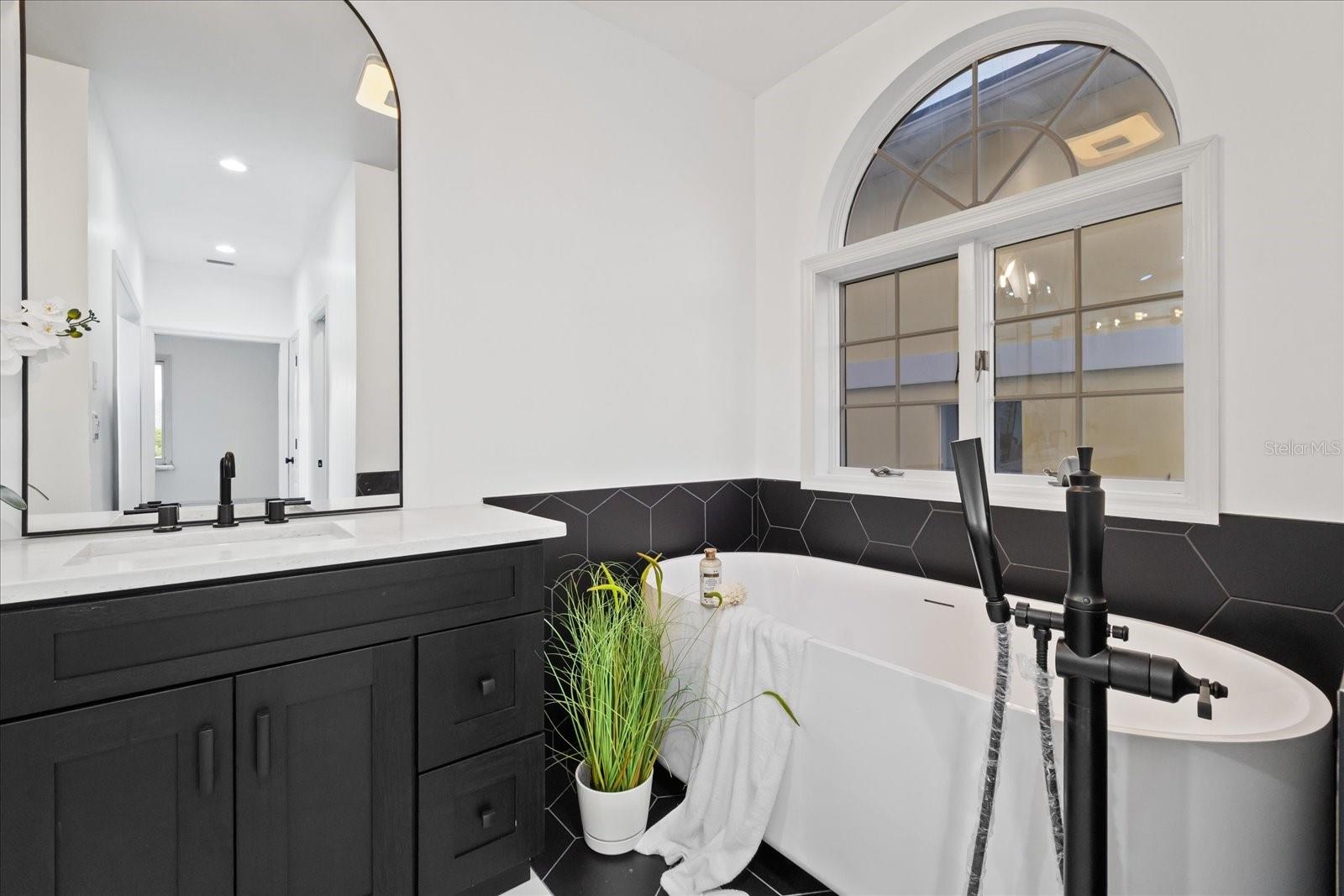 6121 BAYSIDE DR — photo 42