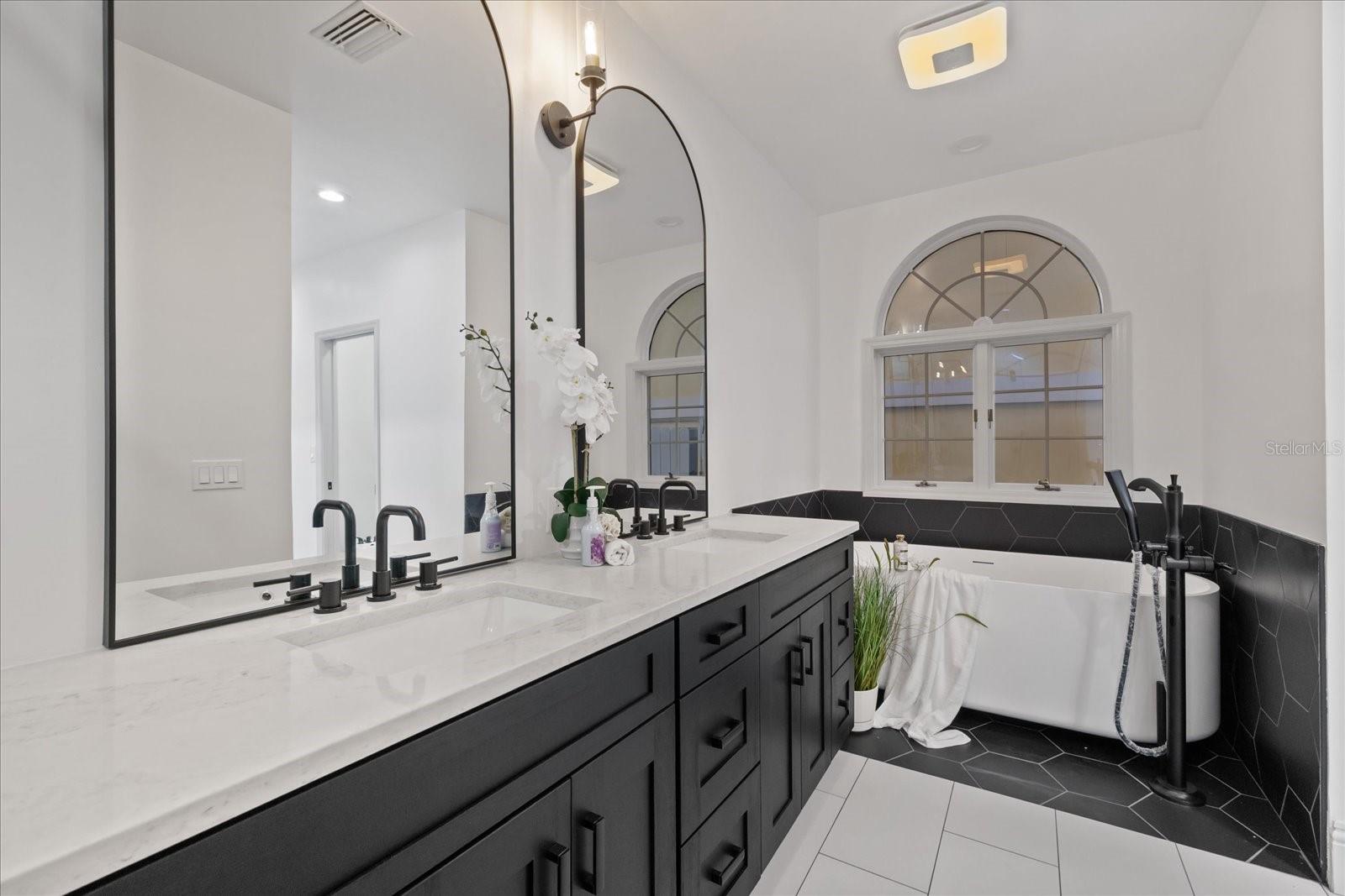 6121 BAYSIDE DR — photo 44