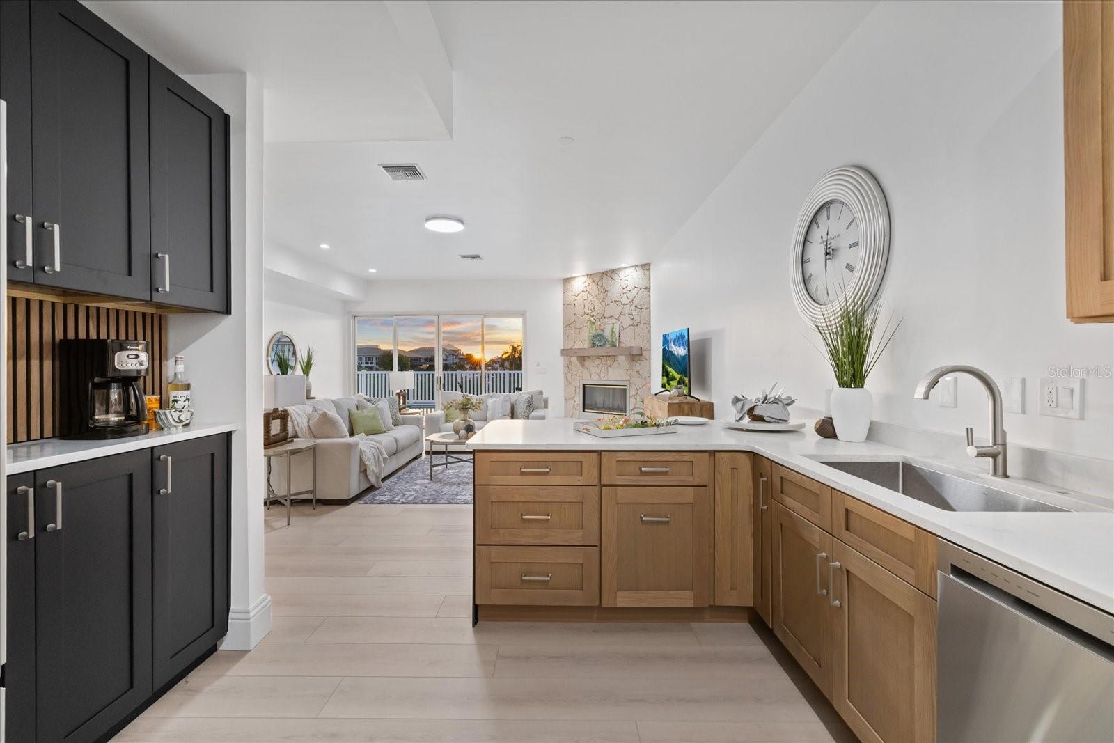 6121 BAYSIDE DR — photo 30