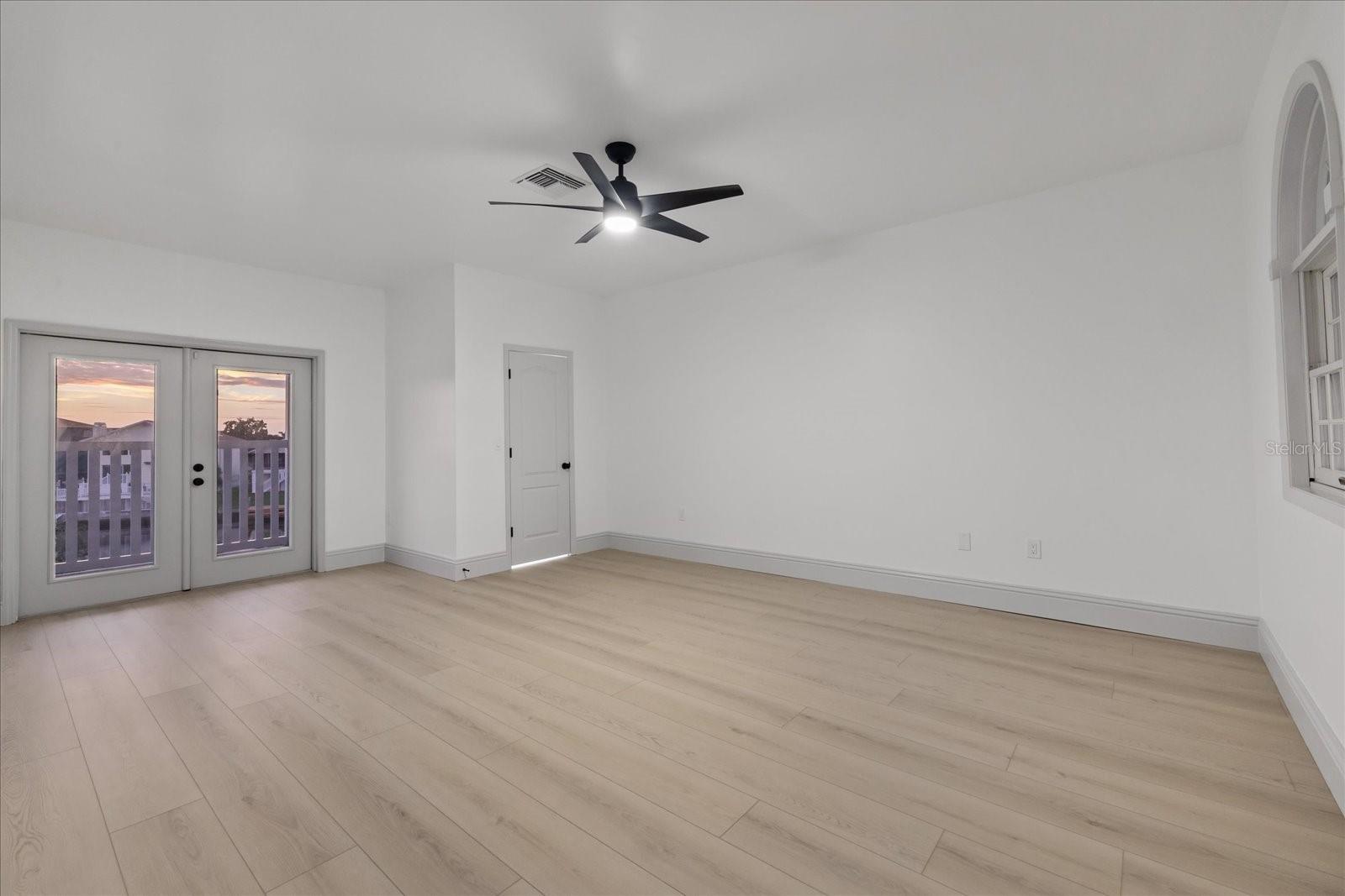6121 BAYSIDE DR — photo 57