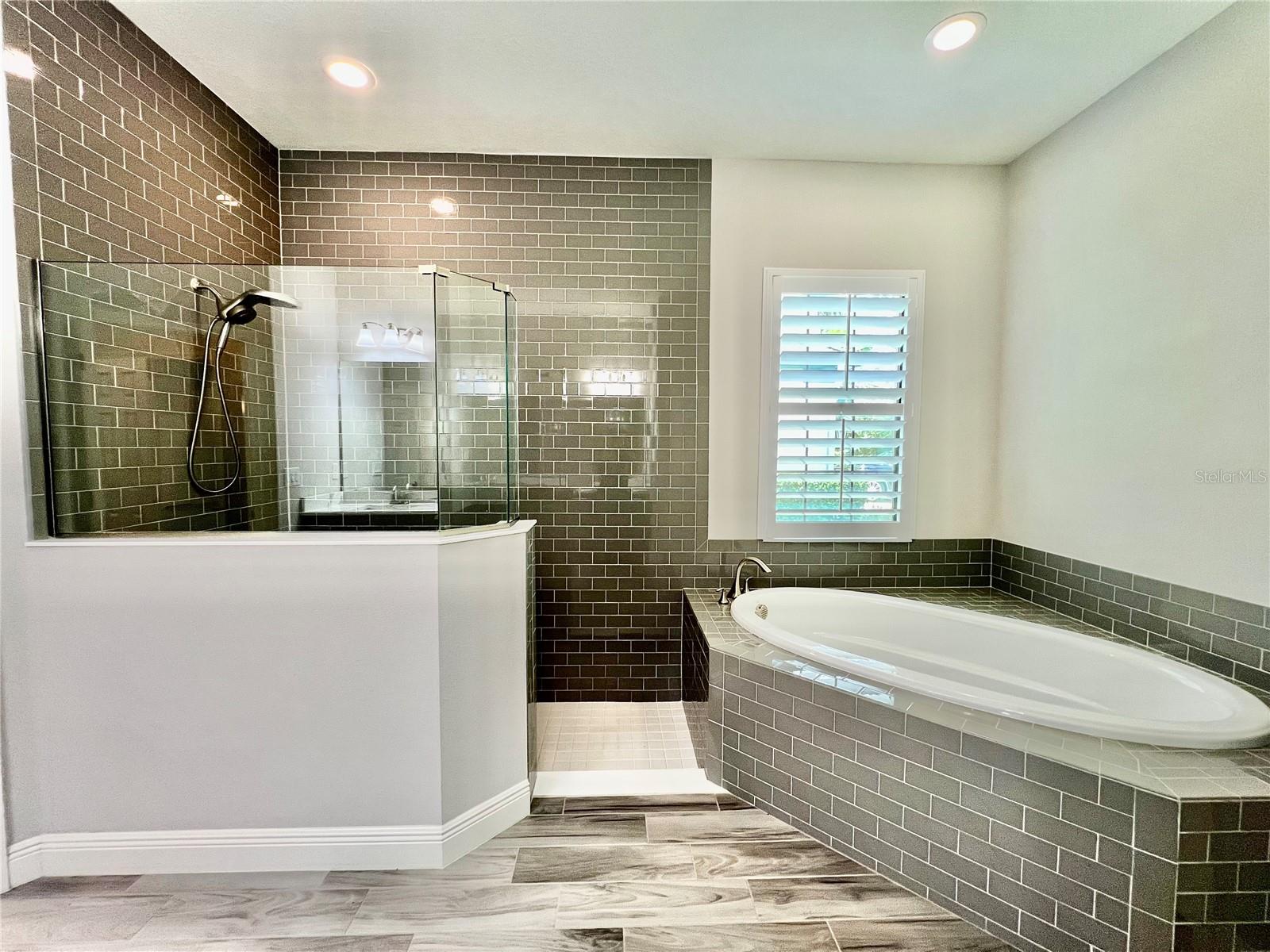 19237 FALCON CREST BLVD — photo 33