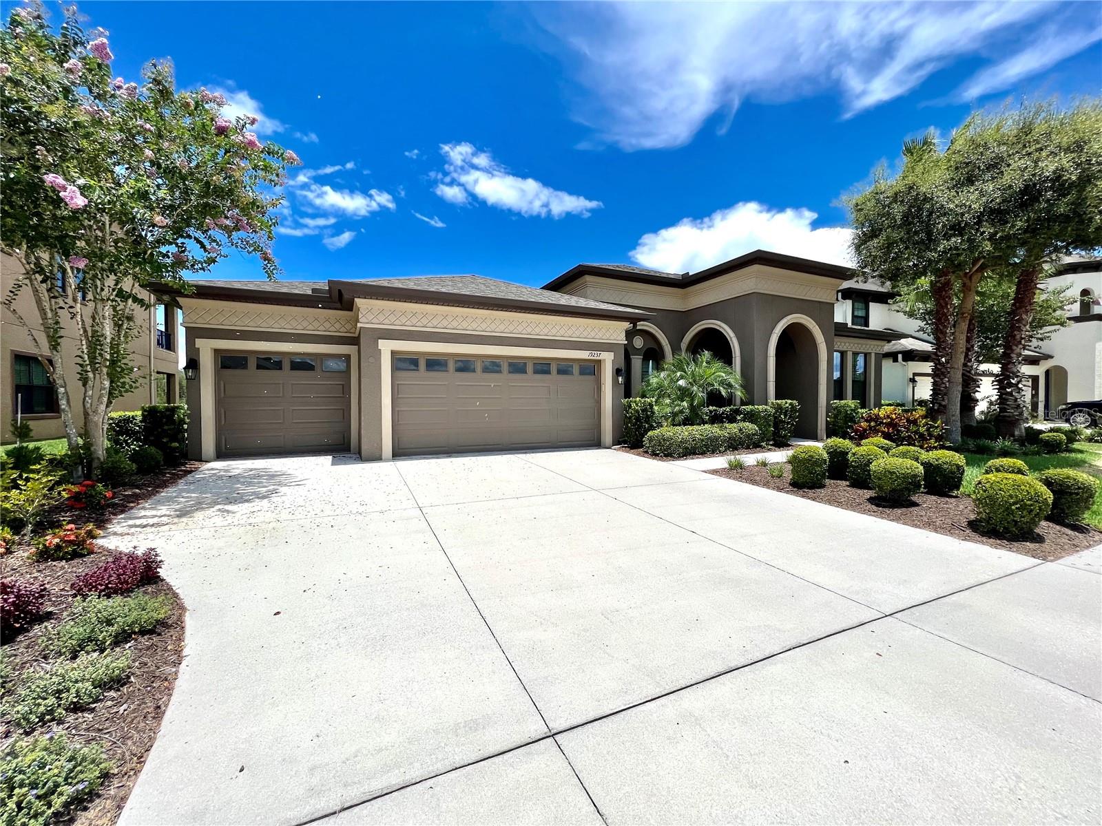 19237 FALCON CREST BLVD — photo 3