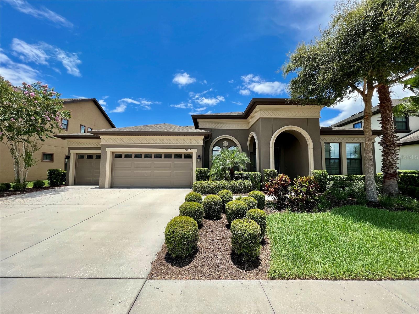 19237 FALCON CREST BLVD — photo 2