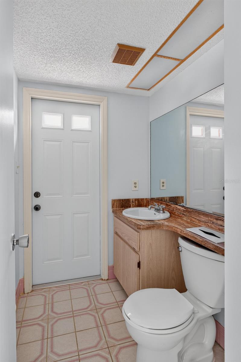 9615 TOWANDA LN — photo 19