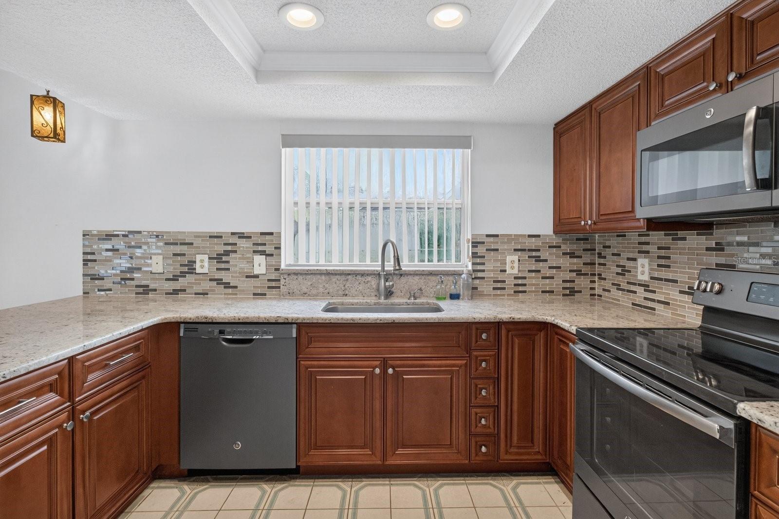 9615 TOWANDA LN — photo 14