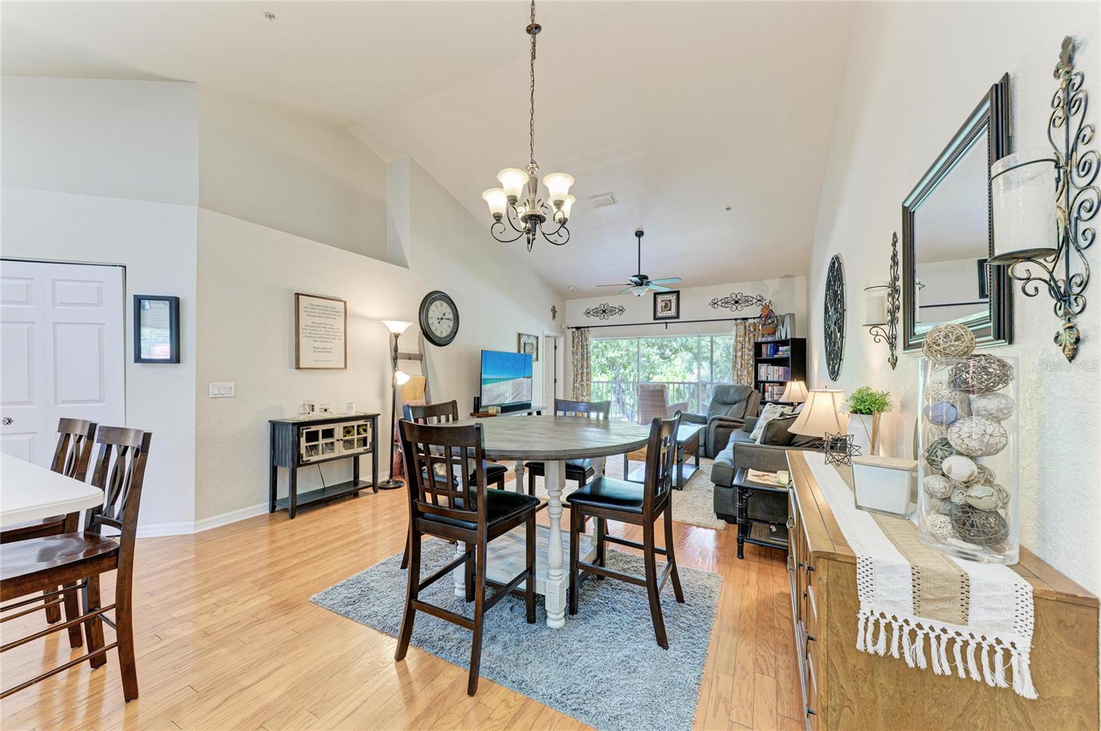 7126 CEDAR HOLLOW CIR — photo 13