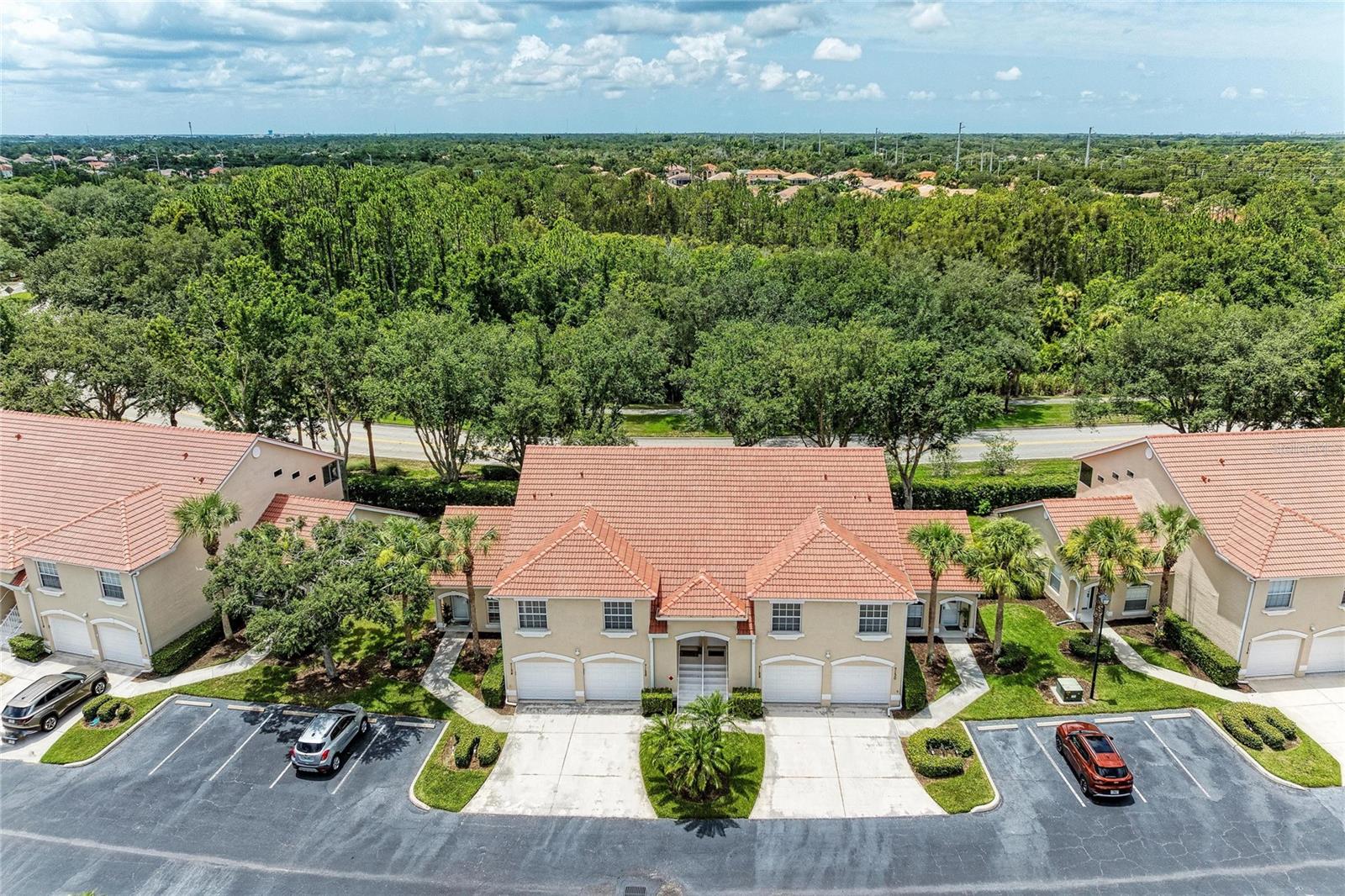 7126 CEDAR HOLLOW CIR — photo 3
