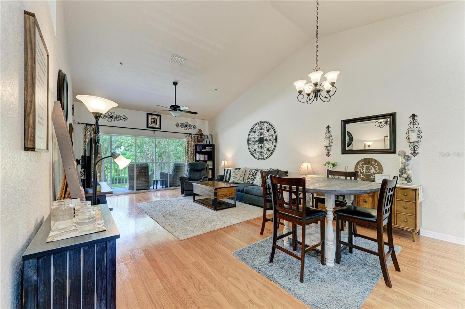 7126 CEDAR HOLLOW CIR — photo 25