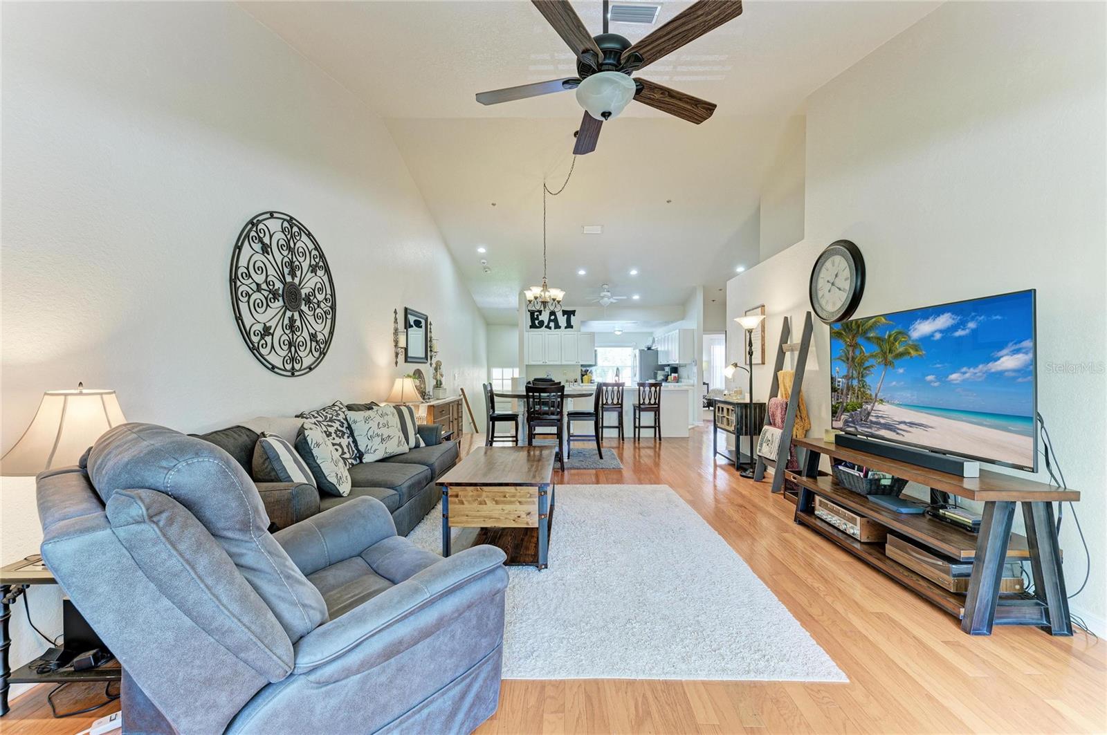 7126 CEDAR HOLLOW CIR — photo 28