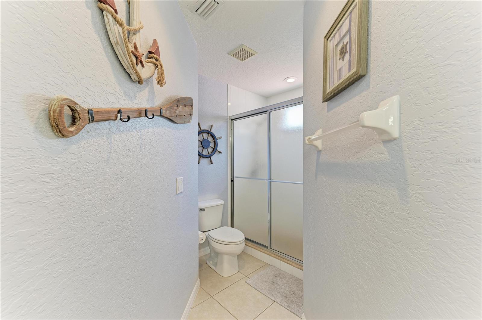 7126 CEDAR HOLLOW CIR — photo 35