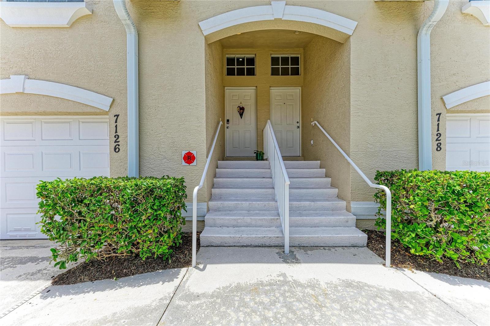 7126 CEDAR HOLLOW CIR — photo 10