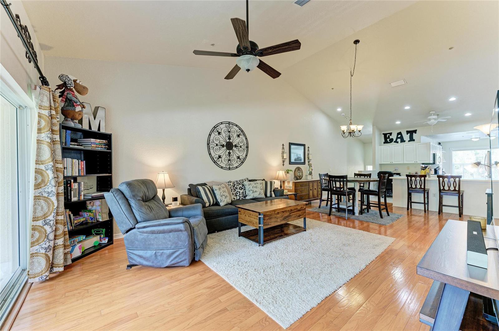7126 CEDAR HOLLOW CIR — photo 27