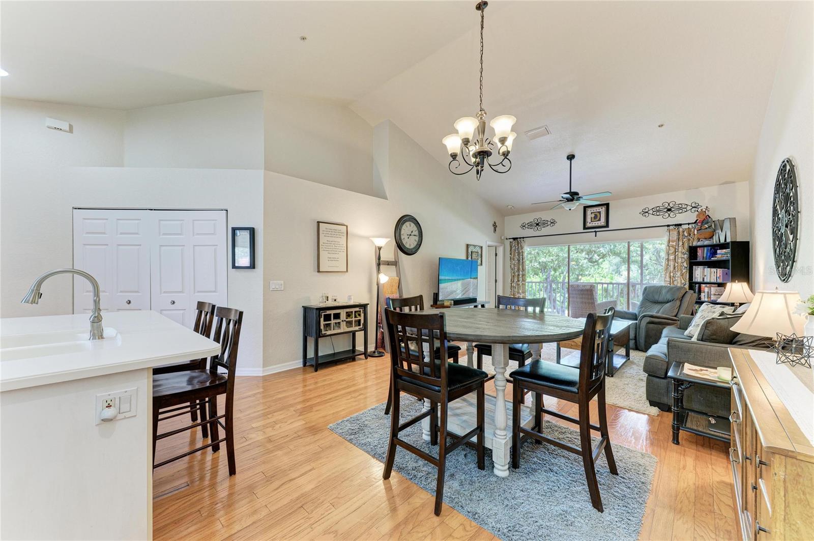 7126 CEDAR HOLLOW CIR — photo 14