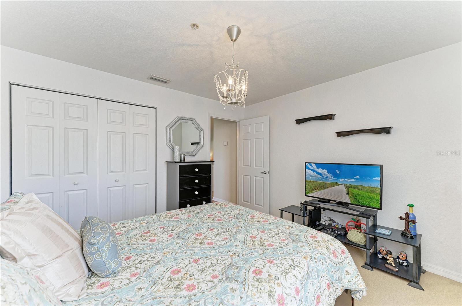 7126 CEDAR HOLLOW CIR — photo 40