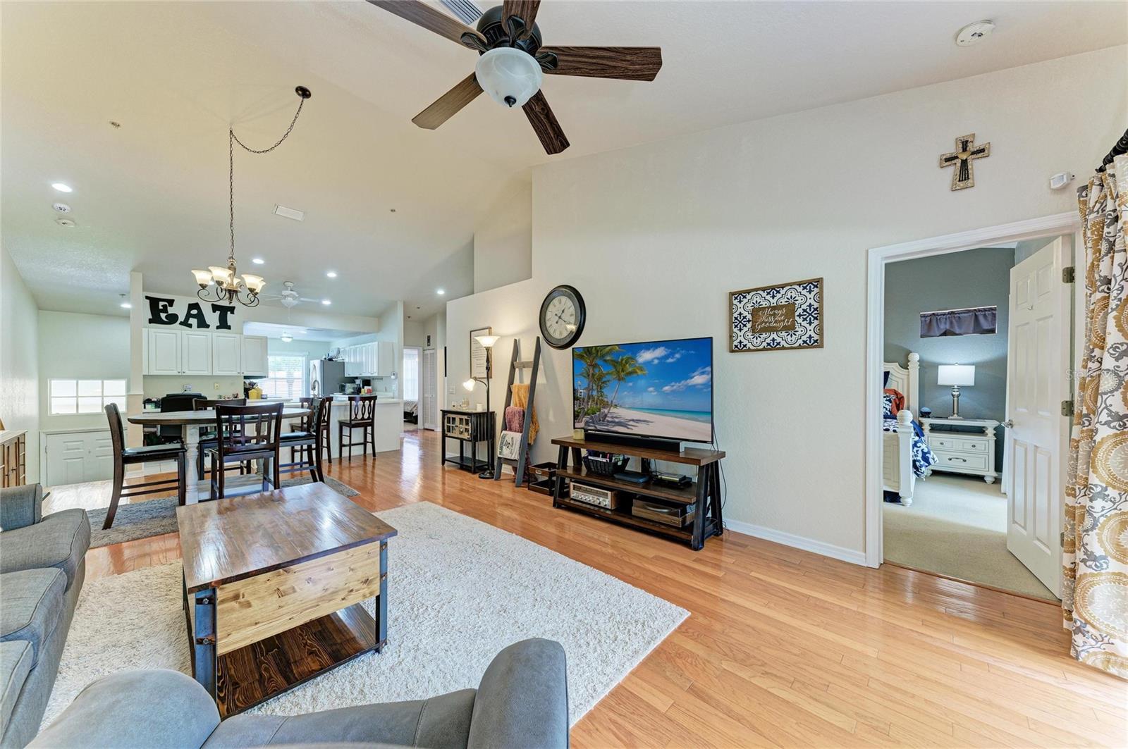 7126 CEDAR HOLLOW CIR — photo 29