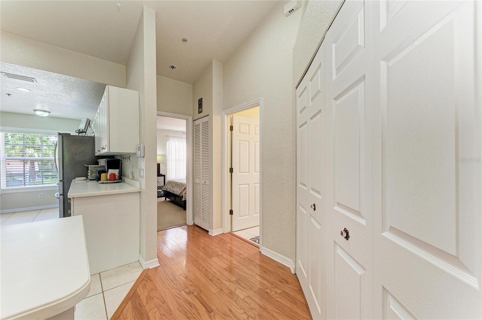 7126 CEDAR HOLLOW CIR — photo 37