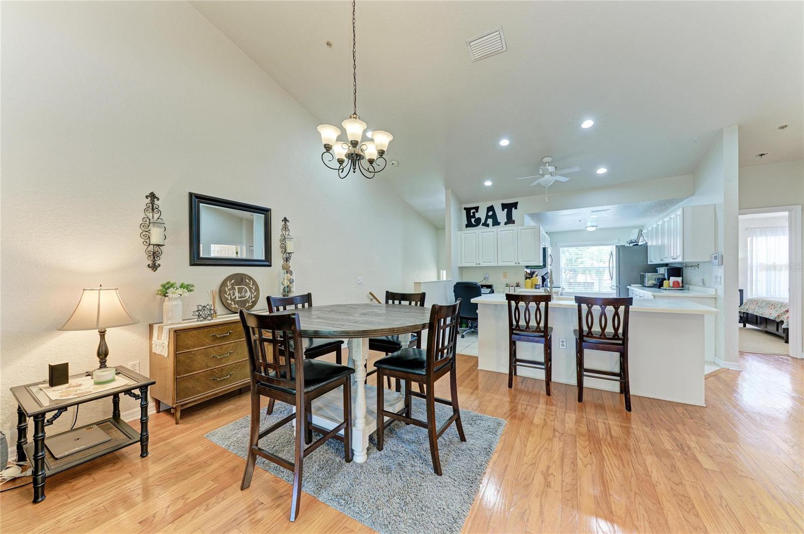 7126 CEDAR HOLLOW CIR — photo 15